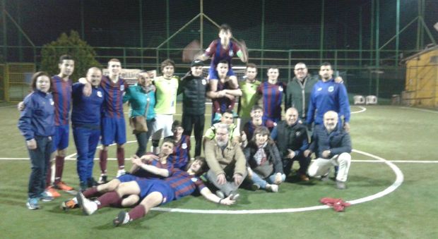 Squadra, staff e familiari al termine del match vinto a Torraccia: amarantocelesti imbattuti a punteggio pieno