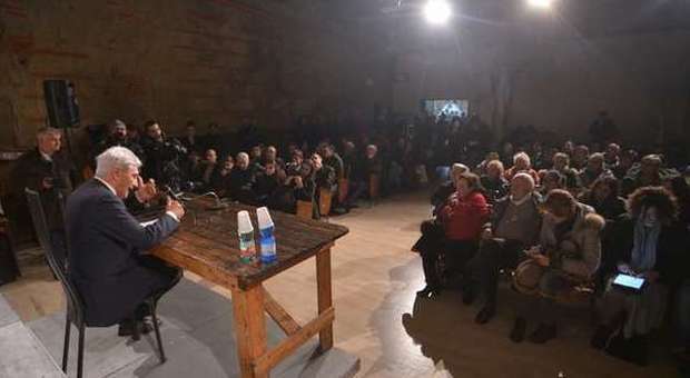 Caso Primarie, Bassolino: «Non cambiare le regole, mi appello alla saggezza di Renzi. Io sindaco per un solo mandato»