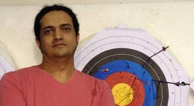 Ashraf Fayadh, l'artista palestinese condannato per aver abbandonato la fede islamica