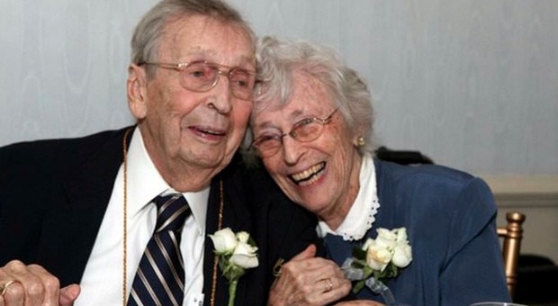 Sposati da 79 anni, muoiono a 2 giorni di distanza l'uno dall'altra