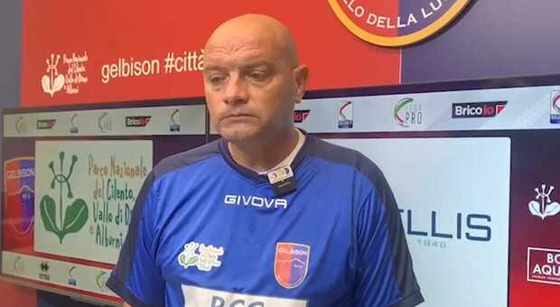 Il tecnico dei rossoblu Fabio De Sanzo