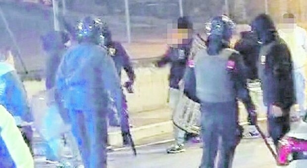 Tafferugli tra le tifoserie di Maceratese e Osimana, ferito un agente di polizia