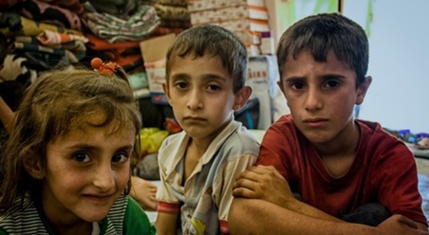 Bambini rimasti orfani in uno dei campi che ospitano profughi siriani in Libano