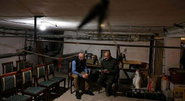 Missili su Odessa: Michel si ripara in un bunker Telefonata a Zelensky: «L'Ue non vi lascerà soli»