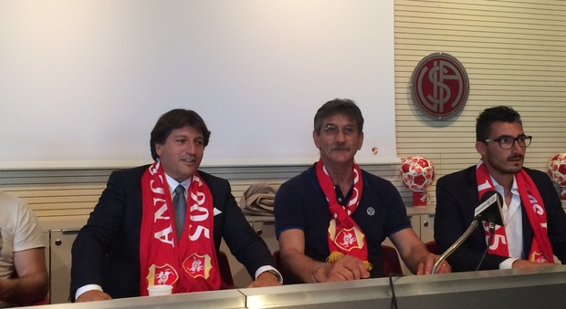 Da sinistra Fabiano Ranieri, Fabio Brini e il dg Marco Cerminara