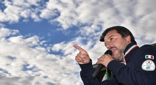 Migranti, Salvini: «In italia si entra con il mio permesso. Bloccheremo la Sea Watch»