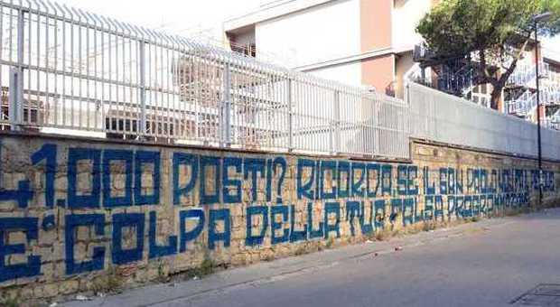 "41.000 posti?": davanti al San Paolo il murales polemico degli ultrà -GUARDA