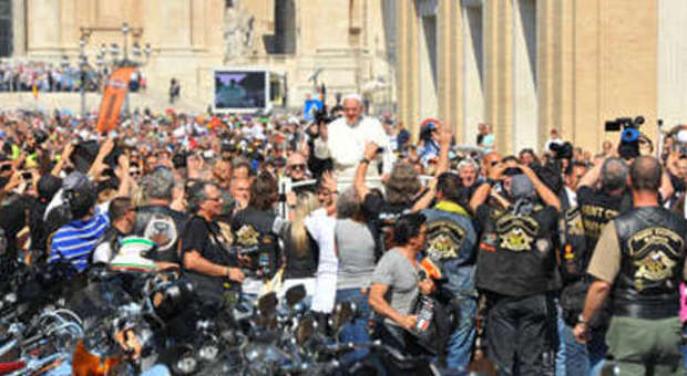 Il Papa benedice le Harley a San Pietro