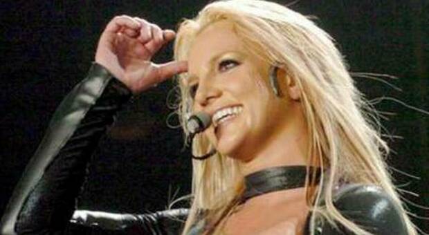 Britney Spears rifiuta di esibirsi. Contro il padre: «Ha ucciso i miei sogni»