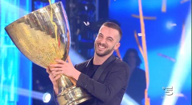 Amici 2017, vince Andreas: la favola del ballerino dall'infortunio alla finale