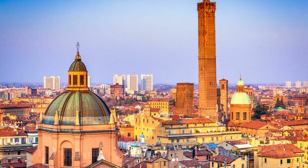 Bologna e Bolzano, le città dove si vive meglio in Italia: Milano scende all'ottavo posto, Roma al trentunesimo