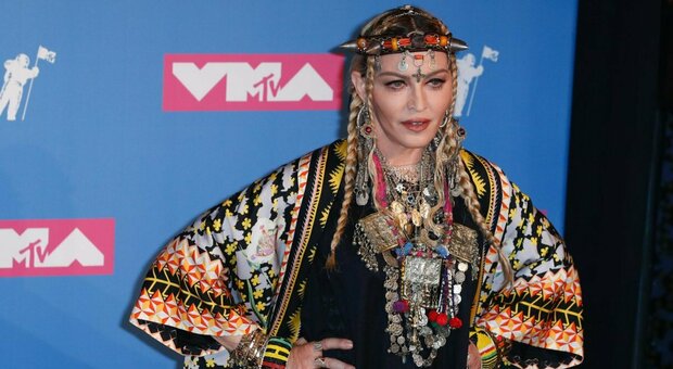 Madonna «riportata in vita» da un iniezione di Narcan: cos'è il farmaco (usato anche da Michael Jackson) che le ha salvato la vita