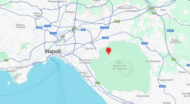 Terremoto a Napoli, scossa 3.0 in zona vesuviana Gente in strada per lo spavento