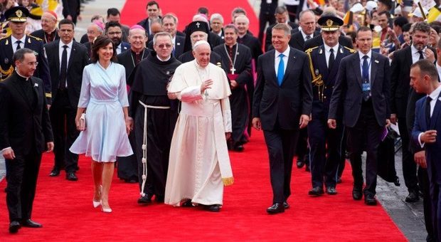 Papa Francesco all'Europa: «Ora collaborazione tra le forze politiche, basta cultura dell'odio»
