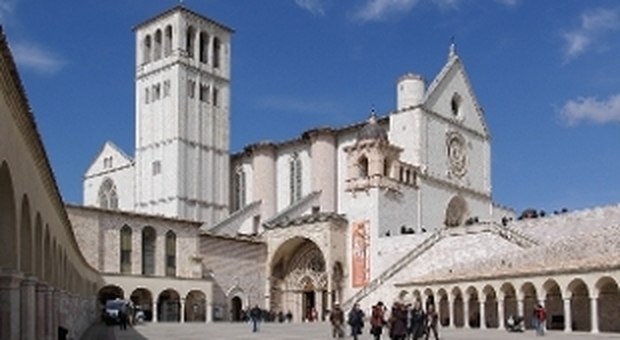 Assisi, sessanta frati escono dall'isolamento fiduciario