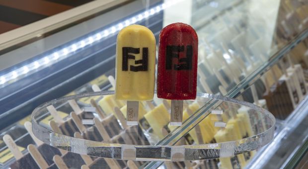 Milano, i gelati SteccoLecco si vestono Fendi per la Settimana della Moda