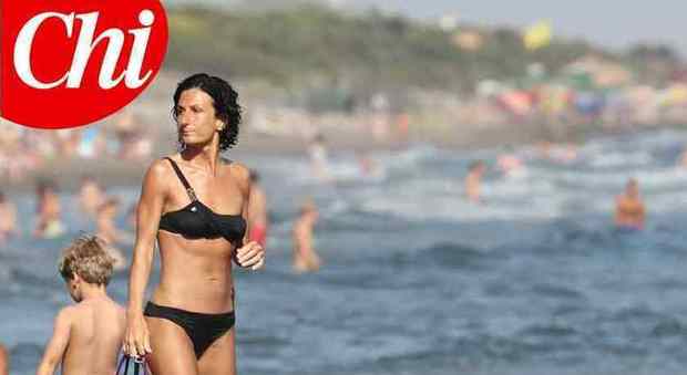 Agnese al mare, il primo bikini di lady Renzi promossa a pieni voti