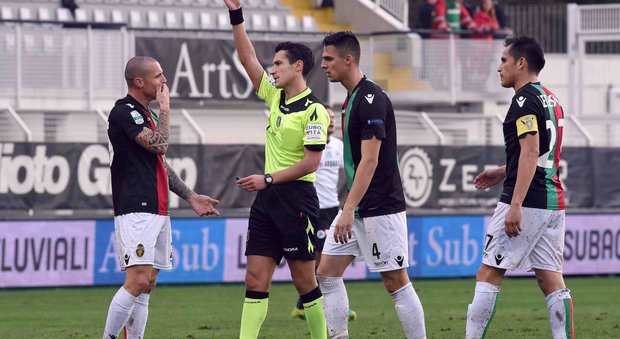 La Ternana cade a La Spezia squadra spenta Aresti para un rigore a Piccolo