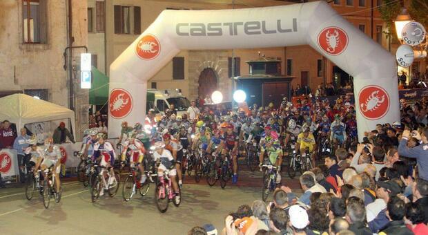 Feltre. Tutto esaurito alla gara ciclistica "Castelli 24 ore": già iscritte 75 squadre. Vince chi compie più giri attorno alla Cittadella