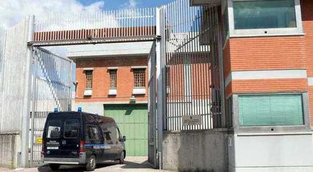 Ascoli, detenuto aggredisce medico del carcere del Marino del Tronto