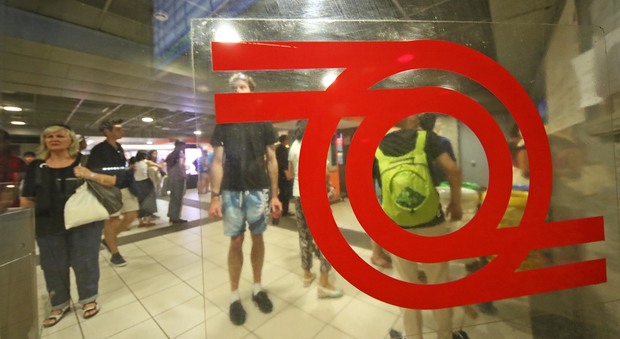 Circum senza tregua: ladri entrano in ufficio e turista scippata in treno