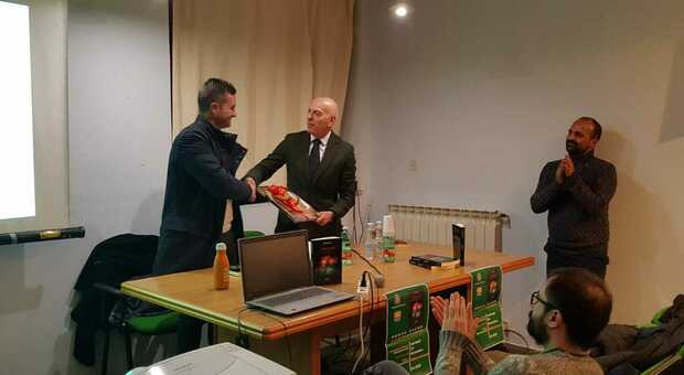Il generale dell'Arma Benedetto Lauretti omaggiato dal sindaco di Vallecorsa Anelio Ferracci e dal consigliere delegato alla Cultura Giandrea Cipolla