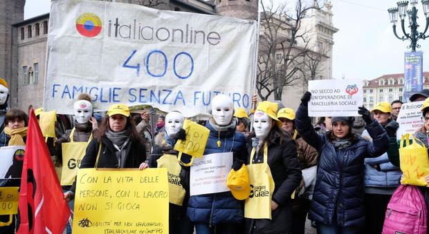 Italiaonline, congelati per 3 settimane 400 licenziamenti: presidio davanti la prefettura