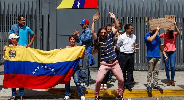 Oppositori di Maduro a Caracas