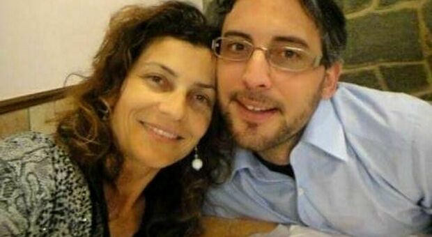 Napoli, poliziotto in coma da sette anni: «Per amore continuo a combattere al suo fianco»