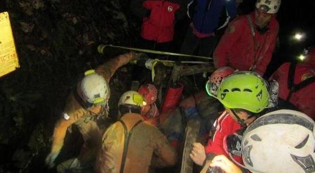 Speleologa intrappolata nella grotta: tratta in salvo dopo otto ore
