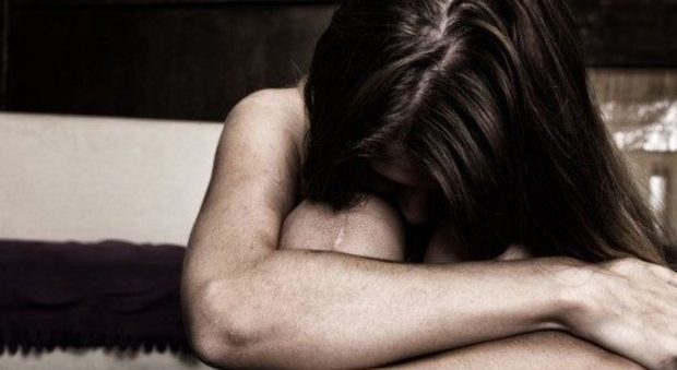 Ragazza stuprata in Circumvesuviana: «I miei aguzzini sono liberi, ora temo la vendetta»