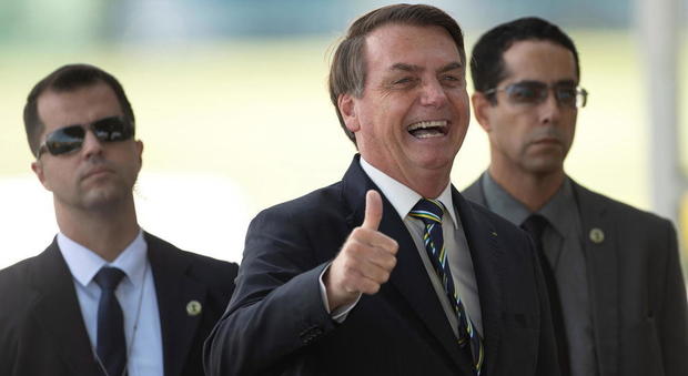 Bolsonaro, dubbi sul contagio: «Ha inventato tutto per dimostrare che il virus non è un pericolo»