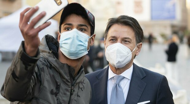Governo, crisi in diretta: Conte al Quirinale: «Serve patto solido». Renzi fa dimettere Bellanova e Bonetti
