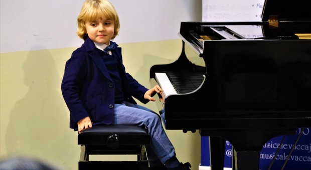 Alberto Cartuccia Cingolani, pianista prodigio: non sa ancora leggere ma suona Bach e Mozart al FestivaLiszt