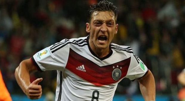 Germania ai quarti, ma che fatica con l'Algeria: 2-1 dopo 120'