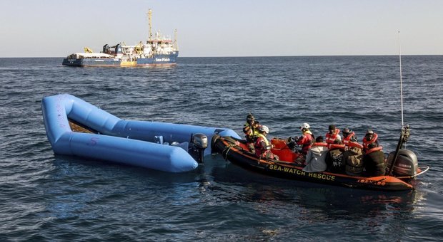 Naufraghi detenuti in Libia, condanna Onu: «Aprite i porti». Sea Watch da 5 giorni in mare