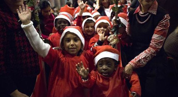 Clochard, nomadi e famiglie: in 550 al pranzo di Natale di Sant'Egidio