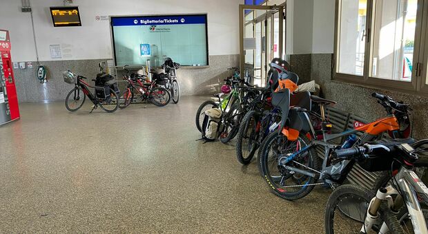 Le biciclette ferme alla stazione di Vasto