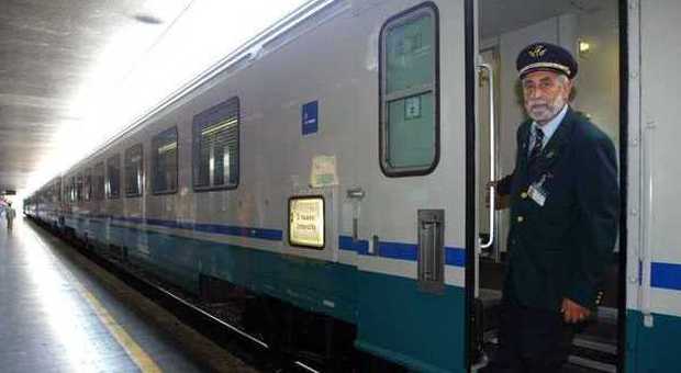 Trenitalia manda in pensione gli intercity: «Costi insostenibili»