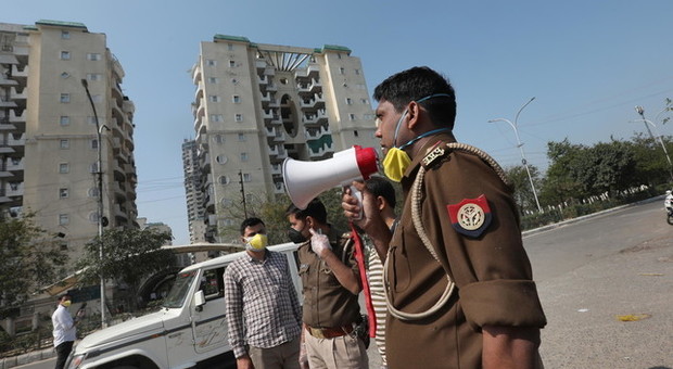 Bloccati in India, l'odissea di due salentini: «La polizia picchia chiunque esca di casa, abbiamo paura»