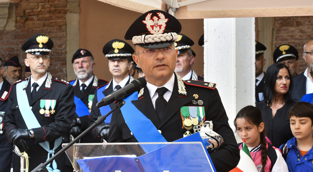 Il generale dei carabinieri di Venezia, Nicola Conforti ha fermato un borseggiatore