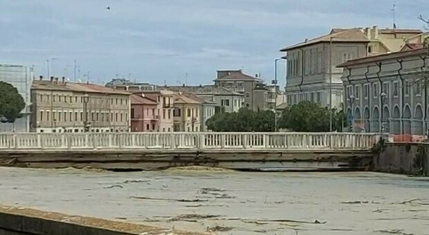 Ponte Garibaldi giù entro Ferragosto. Il sindaco Olivetti: «Ce la possiamo fare»