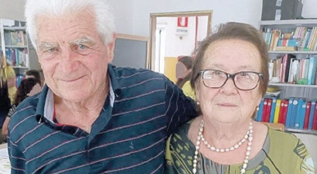 Frosinone, sono sposati da 60 anni: ora prendono insieme la licenza media