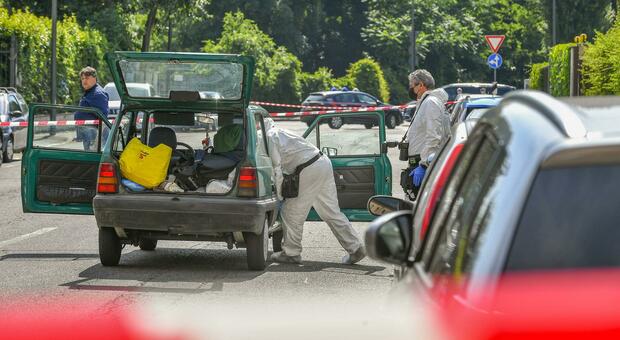Milano, uomo ucciso a coltellate trovato morto in auto: choc in tra i passanti