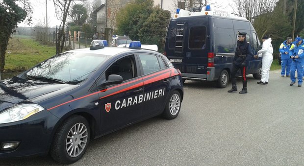I carabinieri sul luogo del delitto