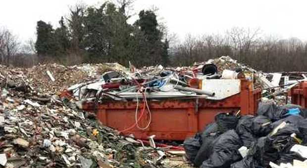 Roma, emergenza rifiuti: impianti dell'Ama aperti anche di notte
