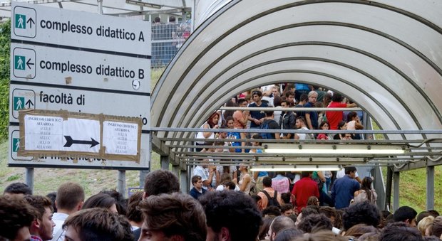 Napoli, choc all'Università: studentessa 26enne si toglie la vita