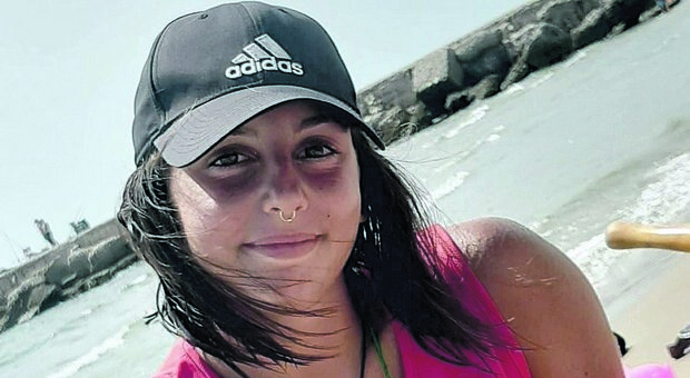 Noemi, la bagnina che salva 5 persone nel suo primo giorno di lavoro in spiaggia: «Sono contenta che sia andato tutto bene»
