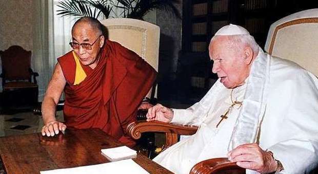 26 novembre 2003 Arriva a Roma il Dalai Lama che incontra il Papa