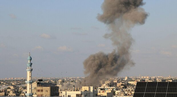 Siria: «Israele ha colpito aeroporti di Damasco e Aleppo». L'Iran esorta i Paesi islamici a unirsi a sostegno della Palestina